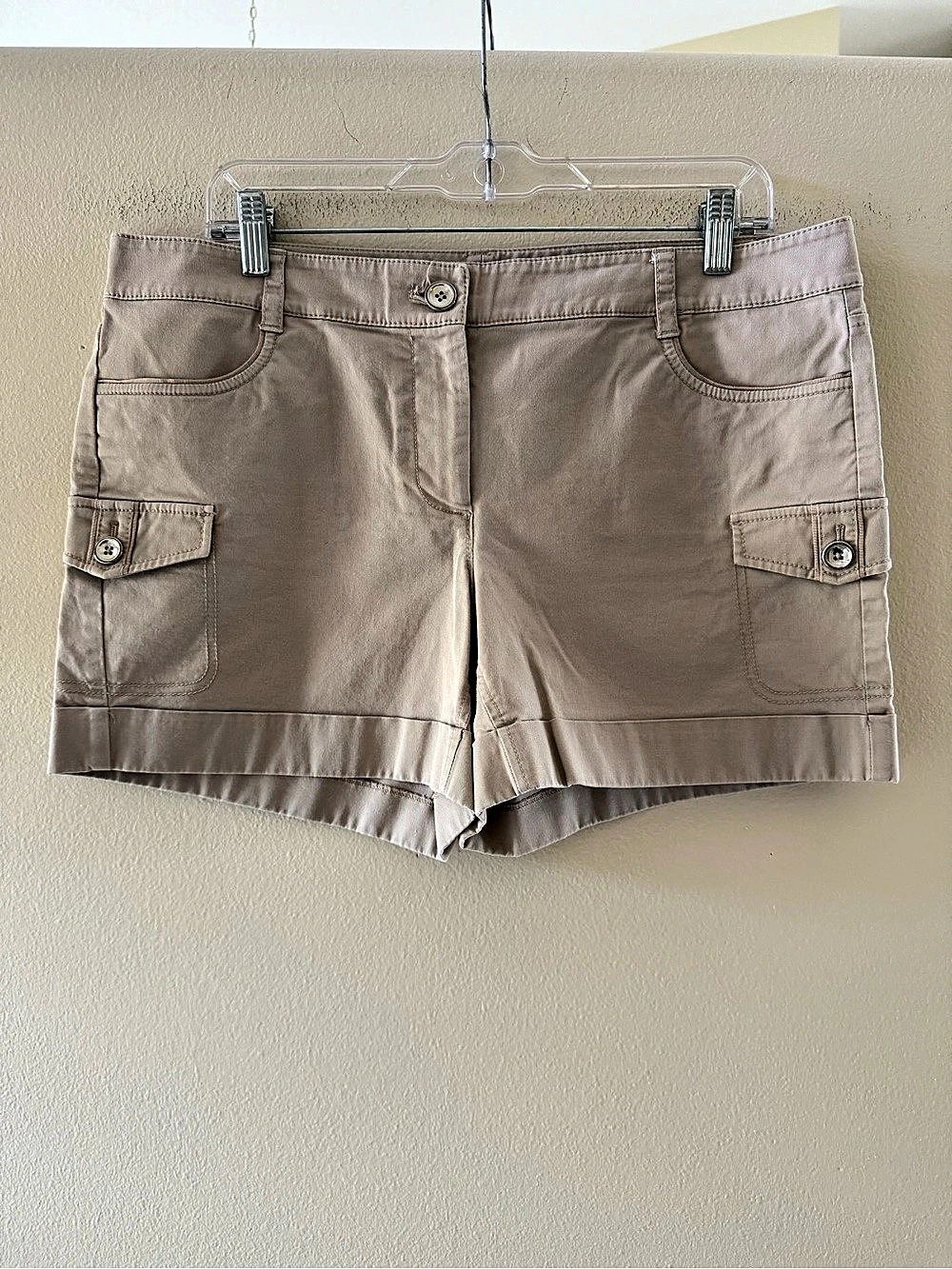 White House Black Market Cargo Shorts Beige Size 12 Like New